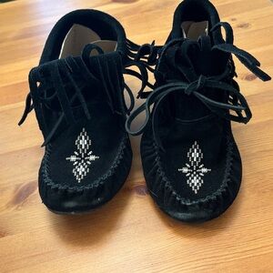 Manitobah Mukluks Black Leather Moccasin Boot